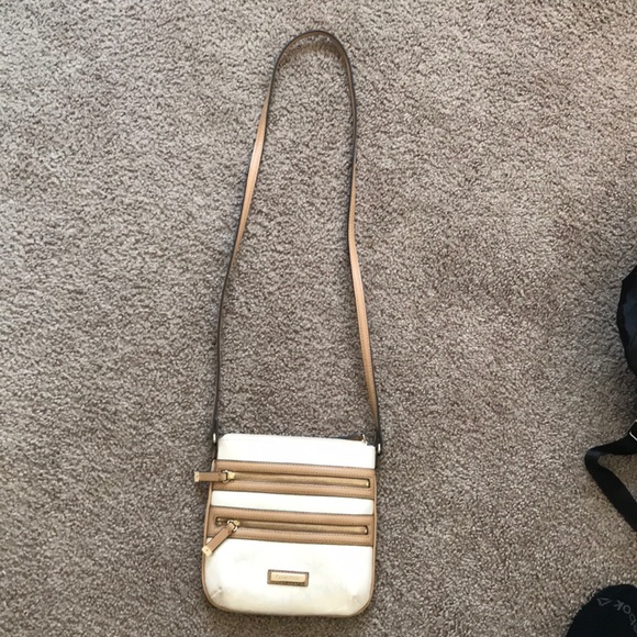 Calvin Klein crossbody purse - Picture 4 of 4